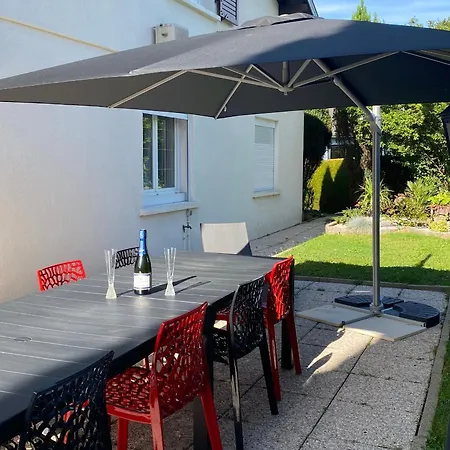 Grande Maison Tranquille Avec Jardin, A Proximite D'epinal - Fr-1-589-660 펜션 *